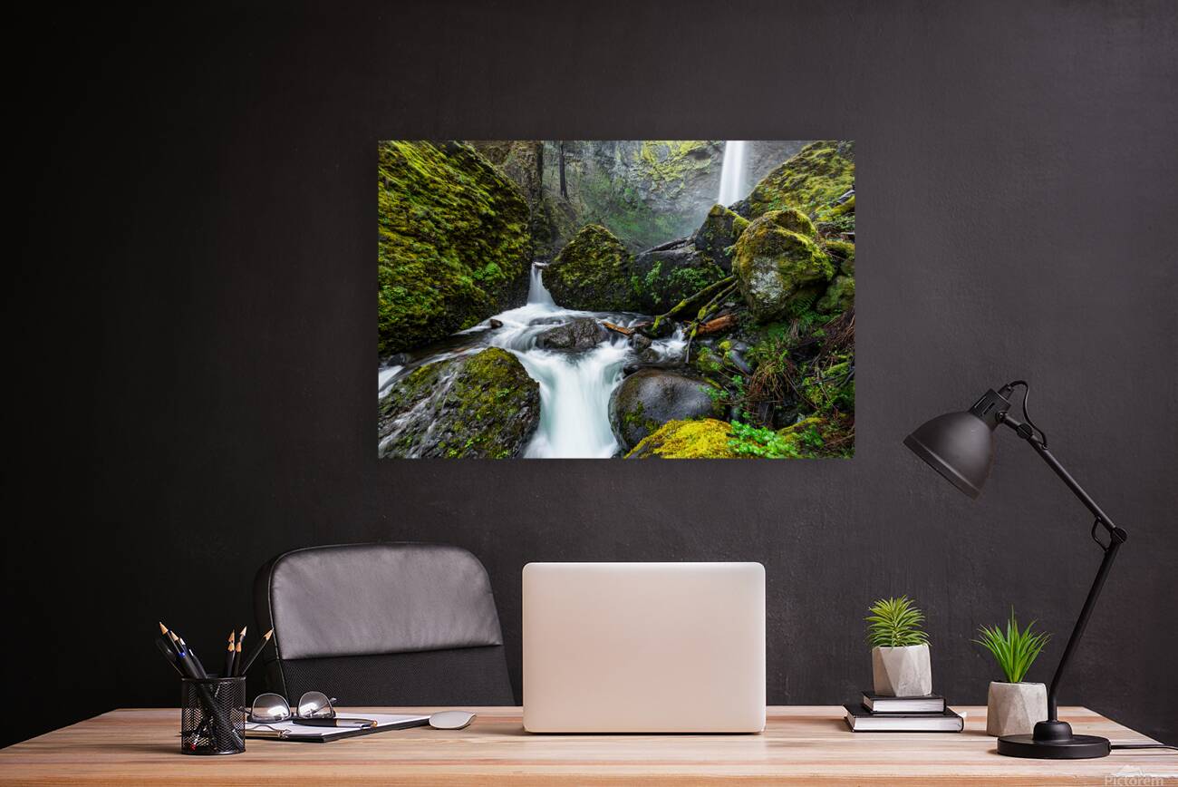 2526 Elowah Falls Reproduction